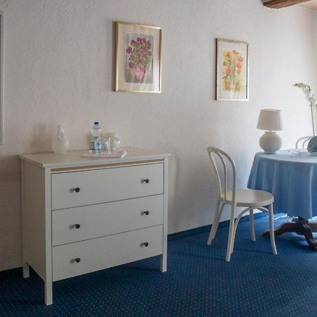 Hotel Zum Alten Schweizer Twann Екстериор снимка