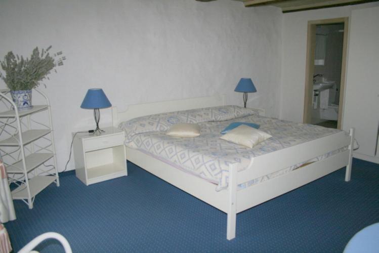 Hotel Zum Alten Schweizer Twann Стая снимка
