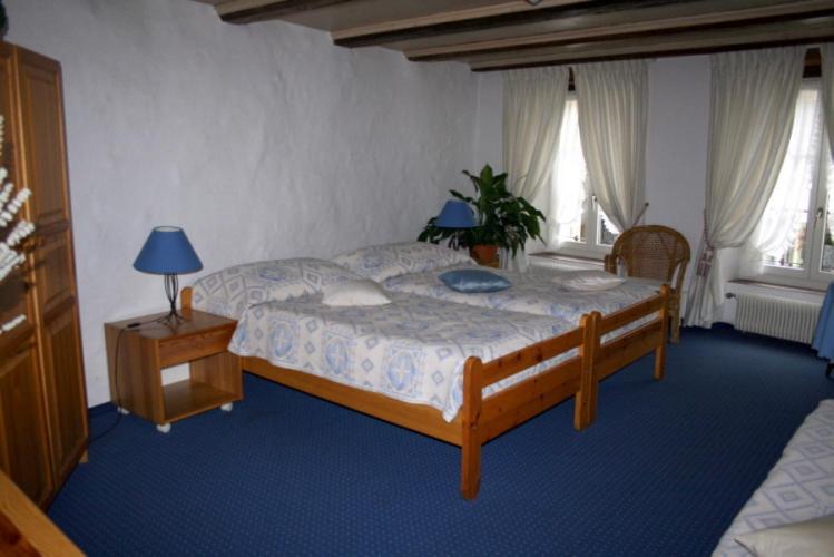 Hotel Zum Alten Schweizer Twann Стая снимка