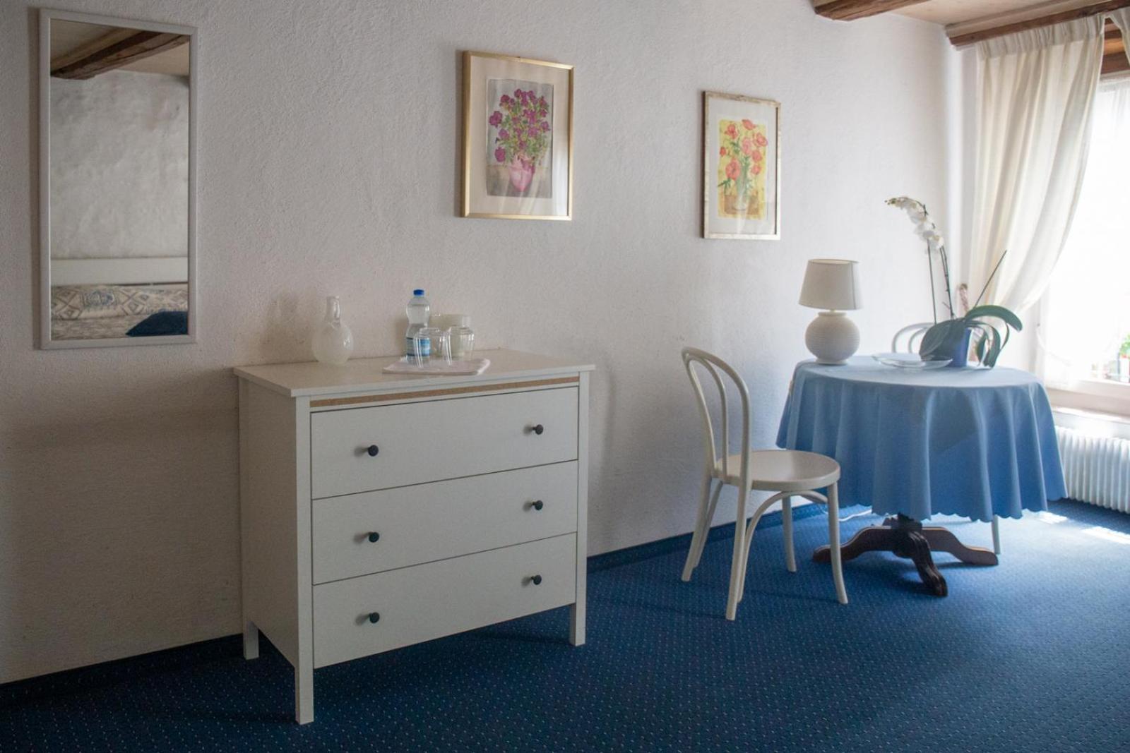 Hotel Zum Alten Schweizer Twann Екстериор снимка