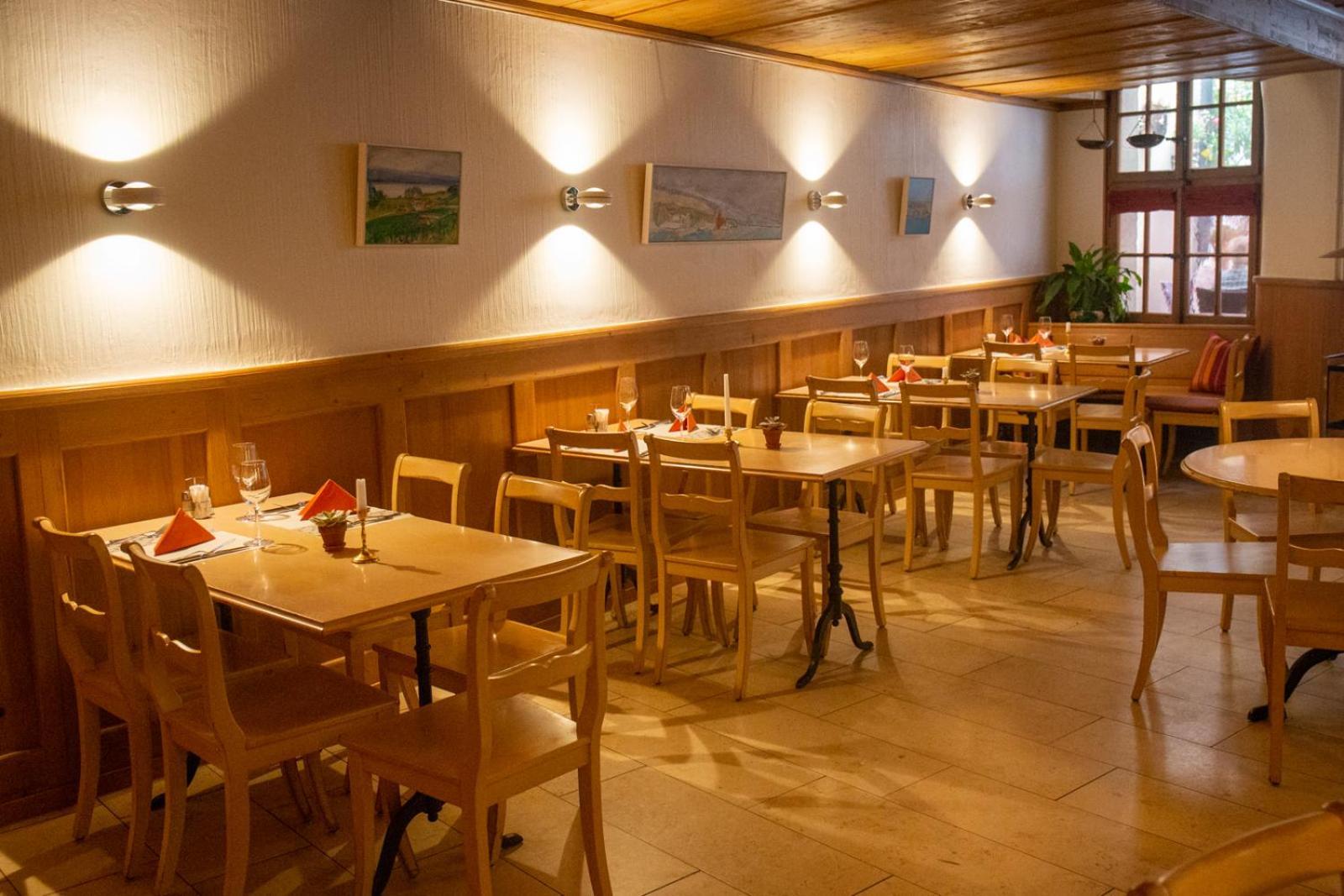 Hotel Zum Alten Schweizer Twann Екстериор снимка